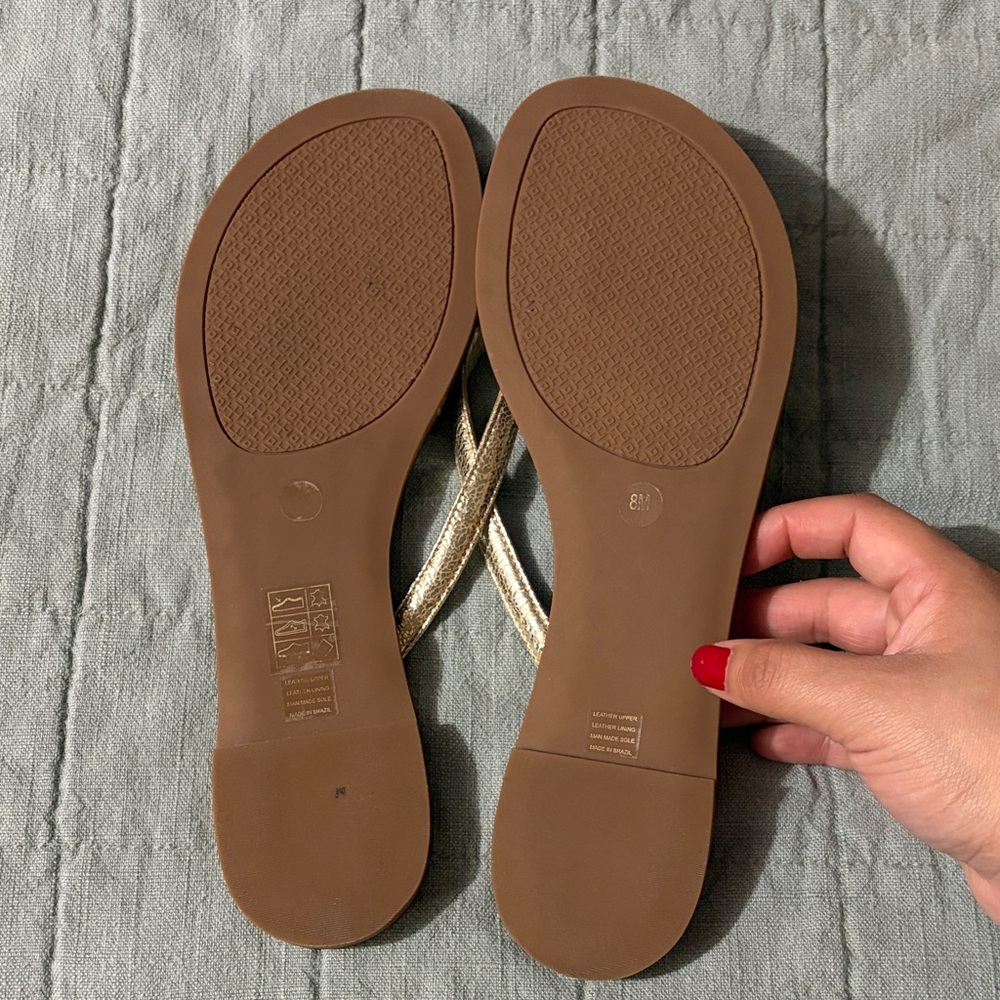 Tory Burch Metallic Gold Strap Leather Thong Sandals with Tan Footbed - Picture 4 of 7